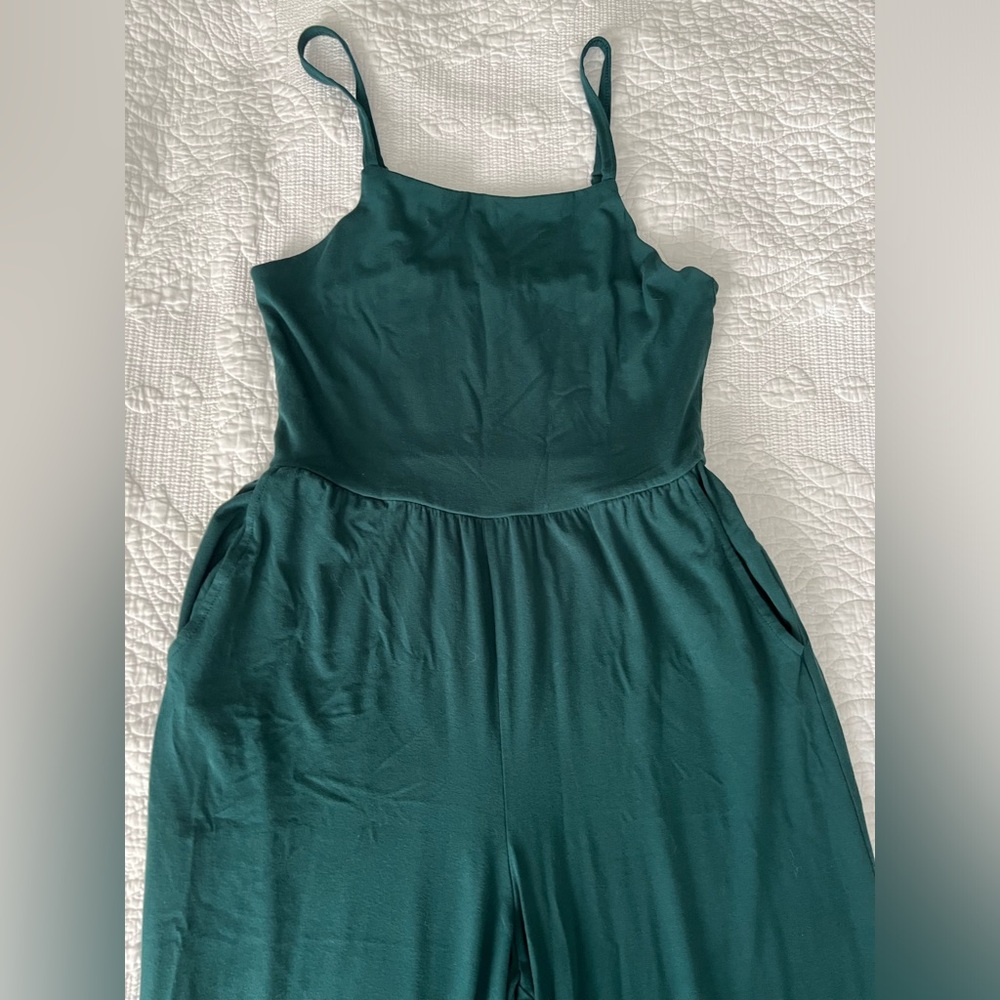 Old Navy Emerald Green Flowy Jumpsuit Long Romper - Picture 2 of 9